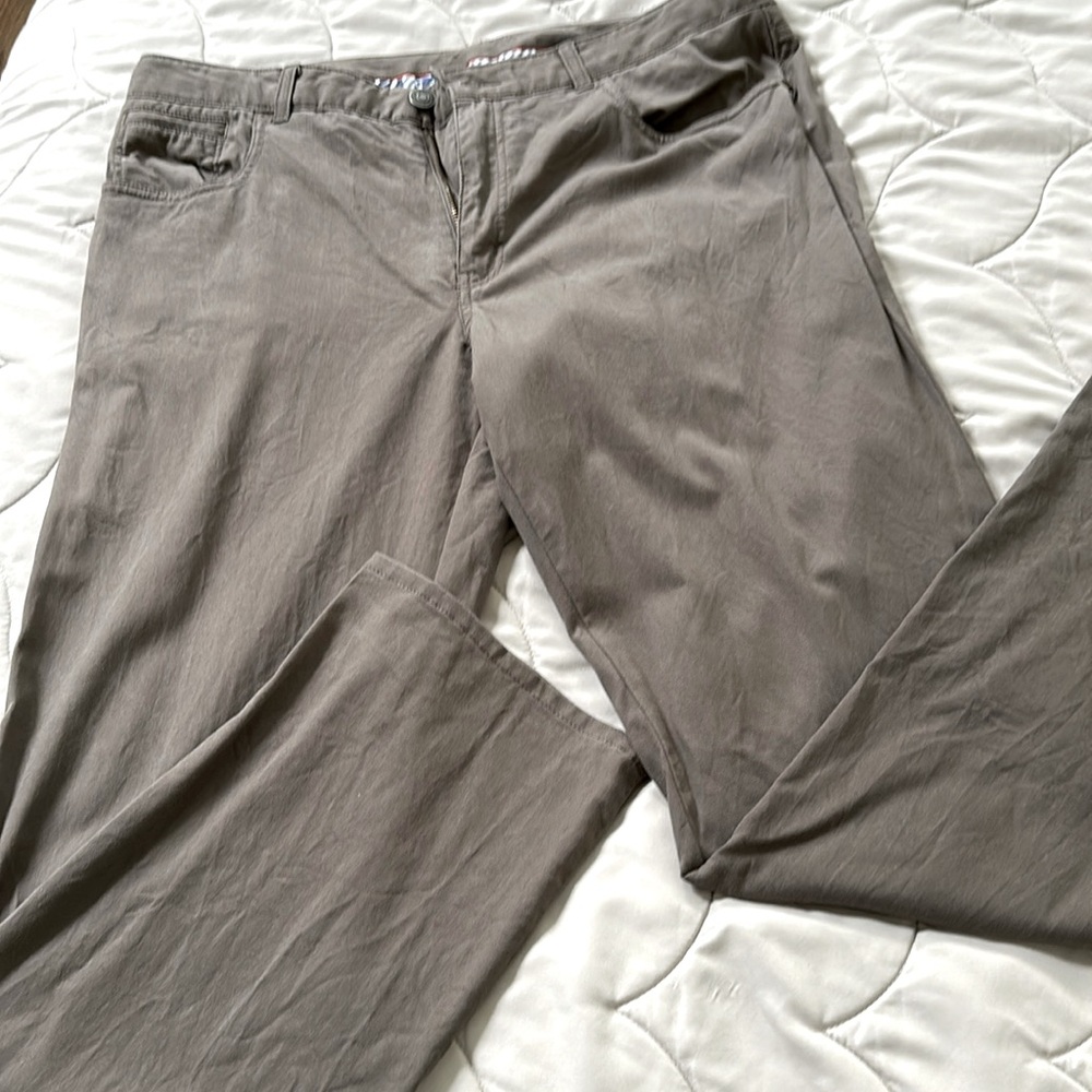Men’s Tommy Bahama Khaki pants